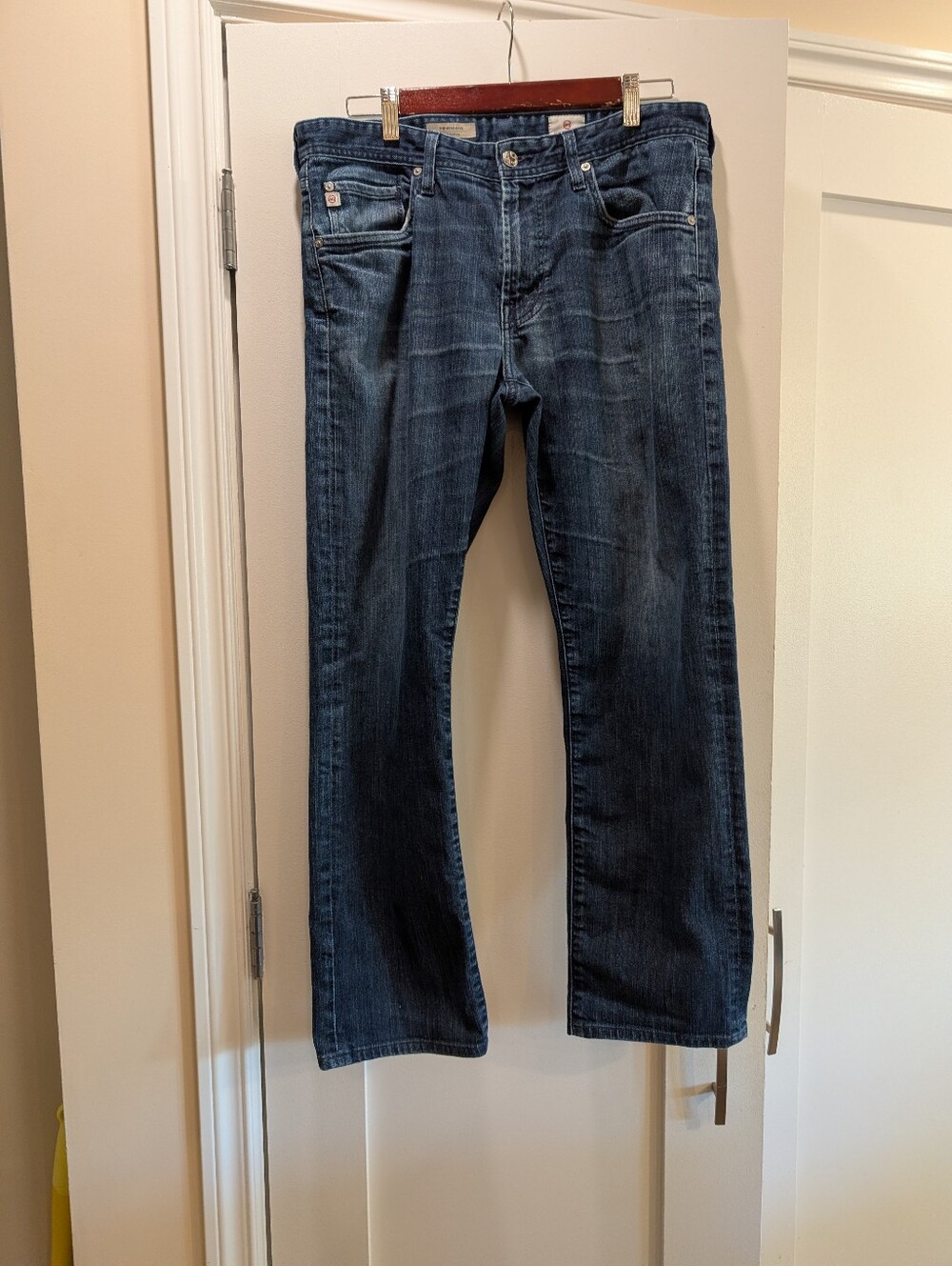 AG The Graduate Jeans,34